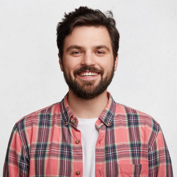 Young bearded man with striped shirt 1 600x600